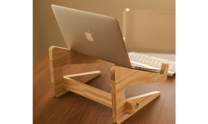 پایه چوبی برای لپ تاپ جدید