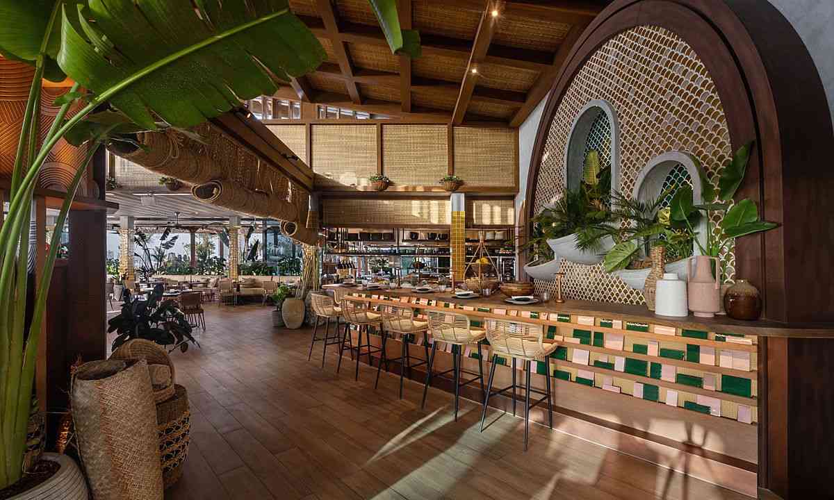 طراحی رستوران با گیاهان