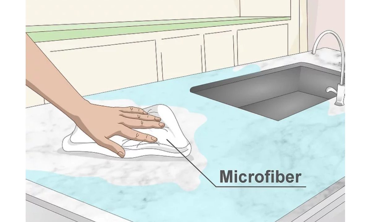 تمیز کردن ماربل شیت با دستمال میکروفایبر
